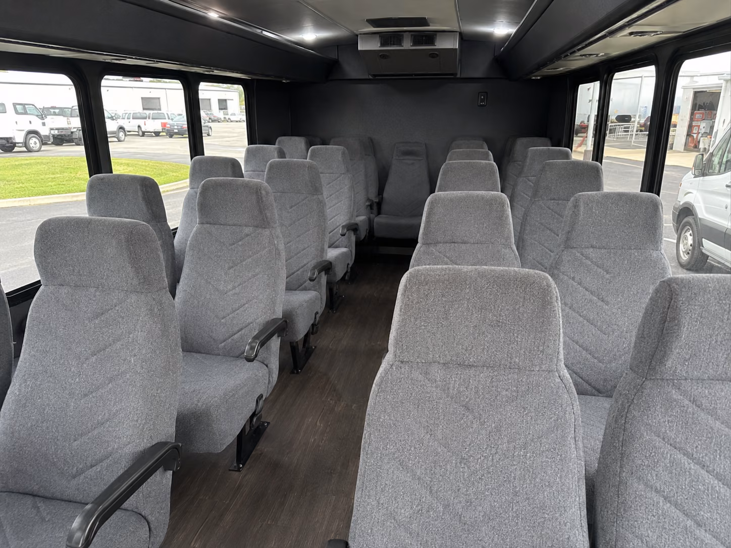 santa ana 20 passenger minibus interior